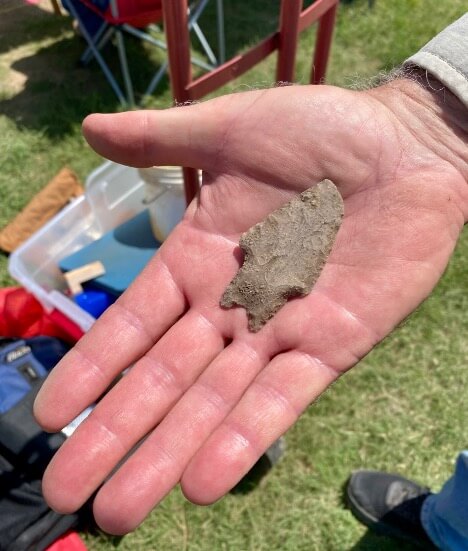 Steve Stoutamire showing a Pedernales Point found on the first day of the field school.